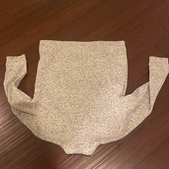 Eddie Bauer - never worn XL sweater. - Picture 4 of 4